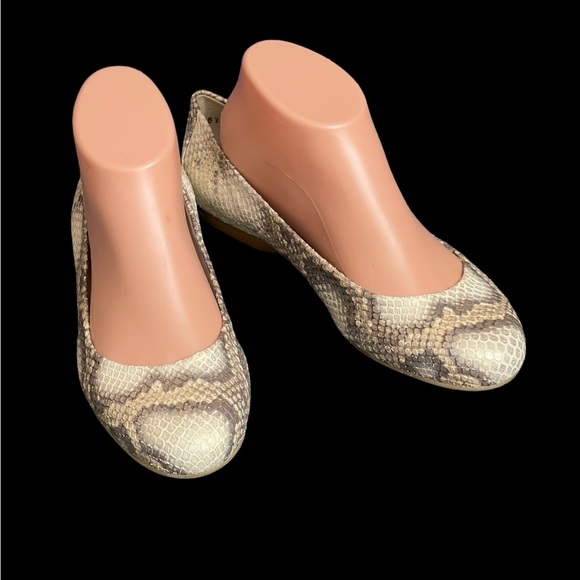 Stuart Weitzman Snakeskin Flats Size 7.5 M - Picture 13 of 15
